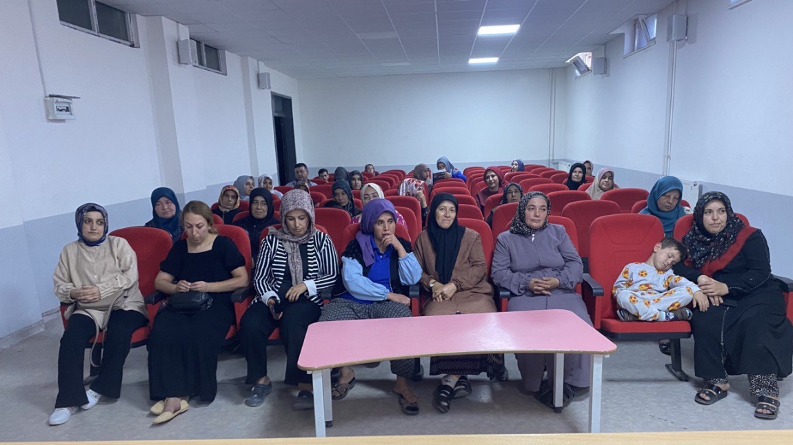 Senebaşı Veli ve Okul Aile Birliği Toplantısı Yapıldı.